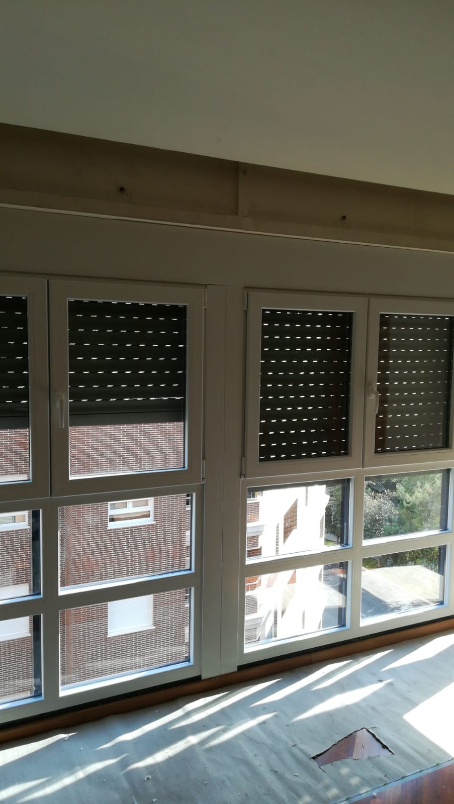 DESPUES -RESTAURACION CARPINTERIA NEGRA EN BICOLOR